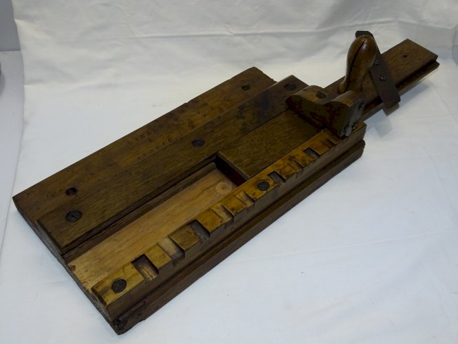 -SUPERBE GREFFOIR EN BOIS ANCIEN Gravé BIBARD à JARNAC COLLECTION OUTIL ANCIEN D