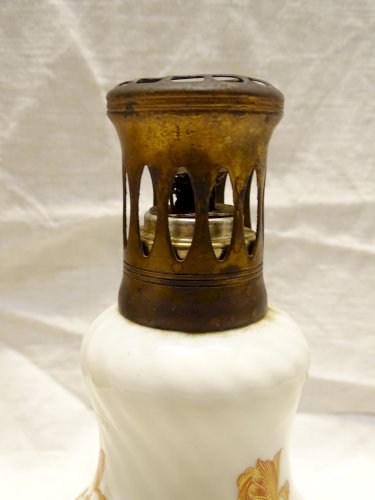 -SUPERBE LAMPE BERGER PILLIVUYT JOLIE FORME DECOR ROSES DOREES COLLECTION    D
