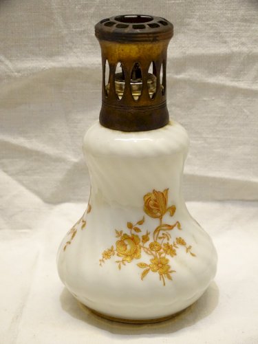 -SUPERBE LAMPE BERGER PILLIVUYT JOLIE FORME DECOR ROSES DOREES COLLECTION    D