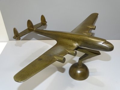 -SUPERBE MAQUETTE AVION LANCASTER U.S.A en BRONZE TRAVAIL ARTISANAL COLLECTION D