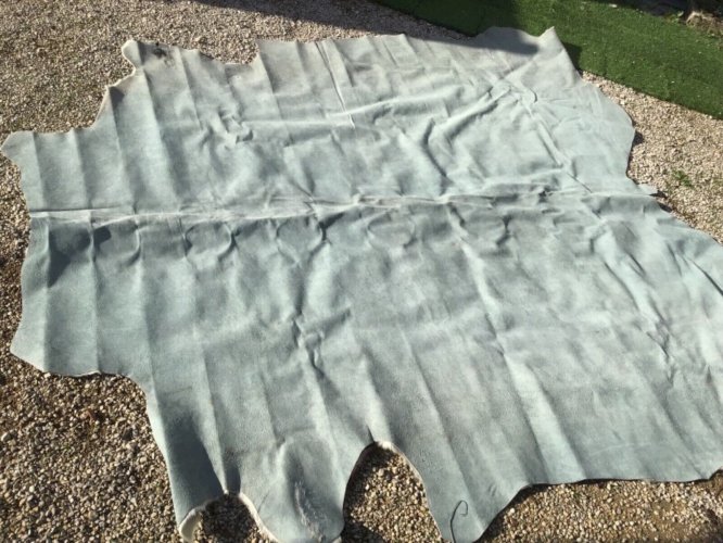 SUPERBE  PEAU DE VACHE 210 CM X 200 CM  TAPIS DÉCO CHALET MONTAGNE