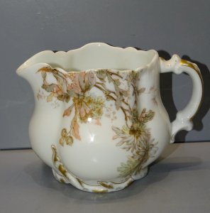 -SUPERBE PETIT POT A LAIT CREMIER PORCELAINE DE HAVILAND LIMOGES  Déco FLEURS  D