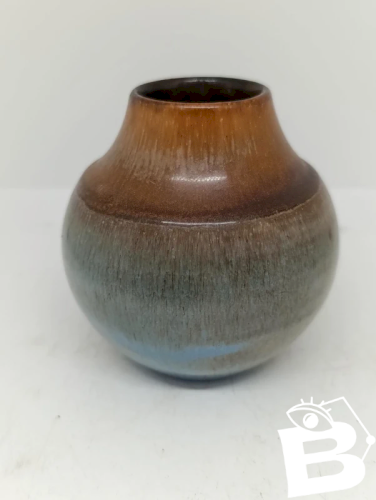 superbe petit vase boule en grès glaçure dégradé poinçon A en bon état
