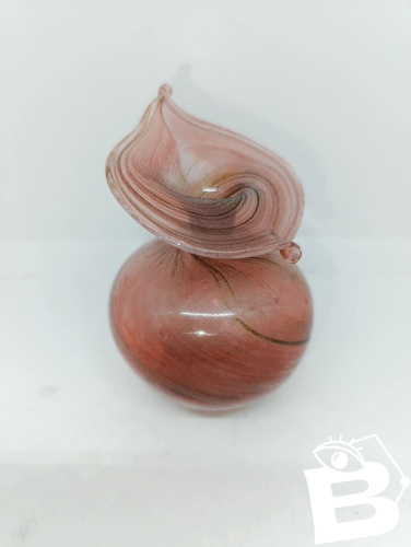 superbe petit vase souffle  portant une etiquette Atelier vasarhelyi glaskunst