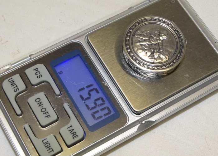 -SUPERBE PETITE BOITE A PILULES EN ARGENT Poinçon tête sanglier int. VERMEIL  D