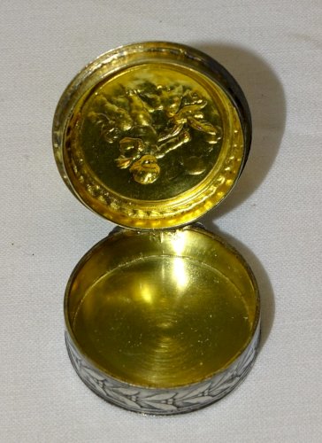 -SUPERBE PETITE BOITE A PILULES EN ARGENT Poinçon tête sanglier int. VERMEIL  D