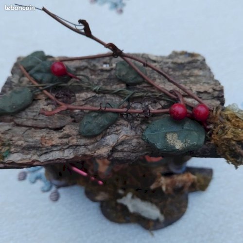 Superbe petite crèche vintage en bois – Années 70