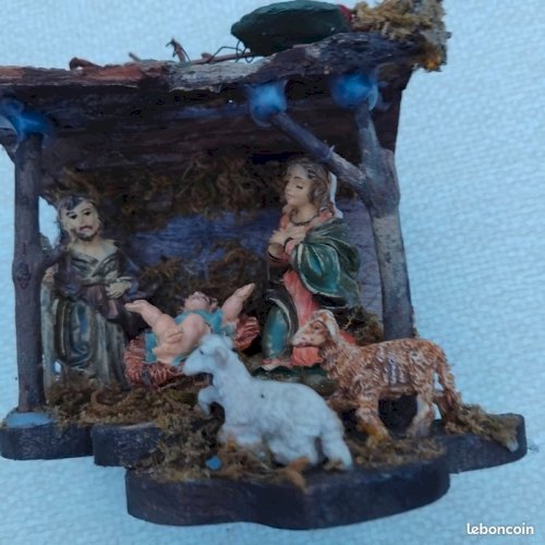 Superbe petite crèche vintage en bois – Années 70