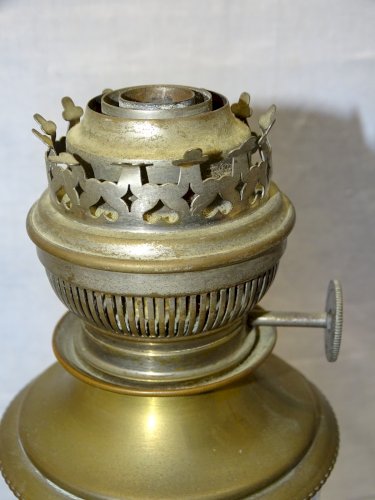 -SUPERBE PIED DE LAMPE A PETROLE PORCELAINE IMARI et LAITON AVEC sa TÊTE     D