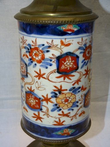 -SUPERBE PIED DE LAMPE A PETROLE PORCELAINE IMARI et LAITON AVEC sa TÊTE     D