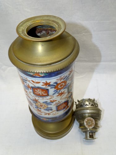 -SUPERBE PIED DE LAMPE A PETROLE PORCELAINE IMARI et LAITON AVEC sa TÊTE     D