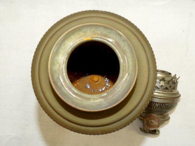 -SUPERBE PIED DE LAMPE A PETROLE PORCELAINE IMARI et LAITON AVEC sa TÊTE     D