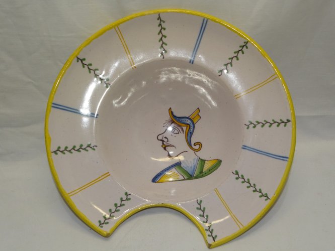 - SUPERBE PLAT A BARBE BARBIER FAÏENCE PROVENCE FIN XVIIIe? collection déco   D