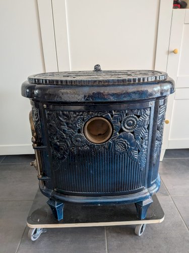Superbe Poêle Ancien Deville "Non Pareil" en Fonte Émaillée Bleue – Converti au Bioéthanol (Sans Conduit)