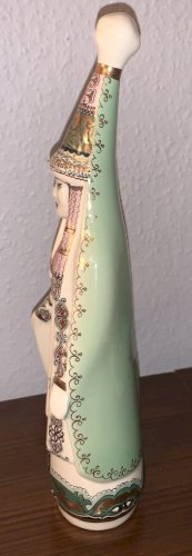 Superbe statuette poupée traditionnelle en porcelaine peinte USSR Kazakhstan