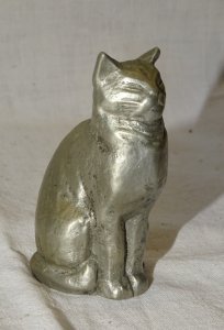 - SUPERBE SUJET STATUETTE CHAT EN ETAIN Signéd GEORGES MATHEY 1912   D