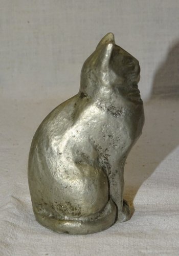 - SUPERBE SUJET STATUETTE CHAT EN ETAIN Signéd GEORGES MATHEY 1912   D