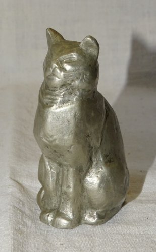 - SUPERBE SUJET STATUETTE CHAT EN ETAIN Signéd GEORGES MATHEY 1912   D