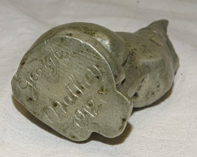 - SUPERBE SUJET STATUETTE CHAT EN ETAIN Signéd GEORGES MATHEY 1912   D