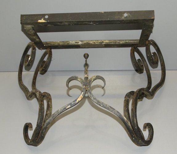 -SUPERBE SUPPORT MURAL POUR MOUVEMENT PENDULE COMTOISE en FER FORGE volutes   D