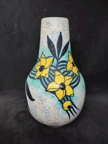 superbe vase art deco à decor floral en ceramique datant des années 1920-1930 signé Louis Dage