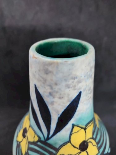 superbe vase art deco à decor floral en ceramique datant des années 1920-1930 signé Louis Dage