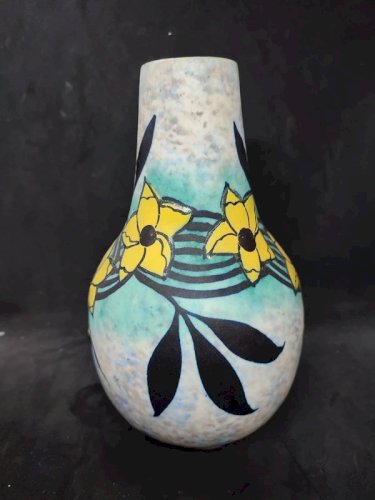 superbe vase art deco à decor floral en ceramique datant des années 1920-1930 signé Louis Dage