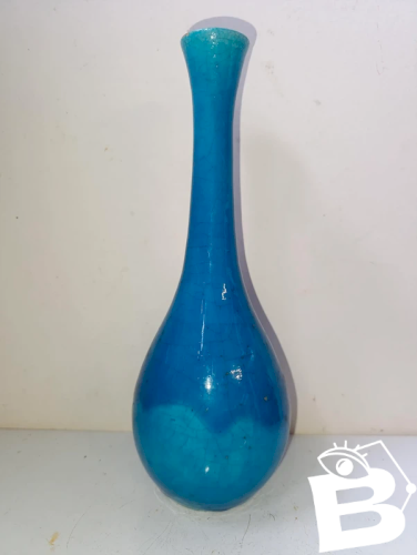 superbe vase bleu premiere partie du 20eme siecle signé Lachenal en bon etat