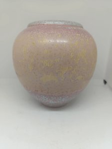 superbe vase boule en porcelaine signé manufacture Jaume de chrome en bel etat
