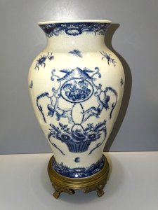 SUPERB CRACKLED CERAMIC VASE WITH BRONZE BASE 20th CENTURY After WONG LEE 1895 D