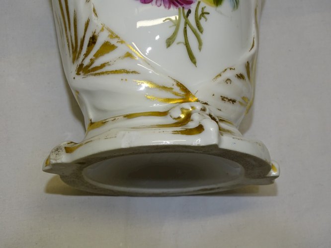 -SUPERBE VASE DE MARIEE PORCELAINE DE PARIS XIXe bouquet fleuri peint dorures  D