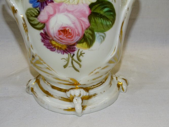 -SUPERBE VASE DE MARIEE PORCELAINE DE PARIS XIXe bouquet fleuri peint dorures  D