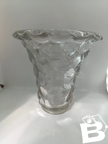 superbe vase en cristal modele nid dabelle de Pierre davesn en bon etat