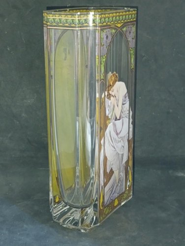 superbe vase Goebel decor mucha la nuit  en bon etat