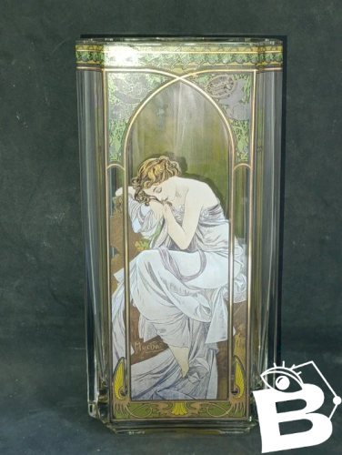 superbe vase Goebel decor mucha la nuit  en bon etat