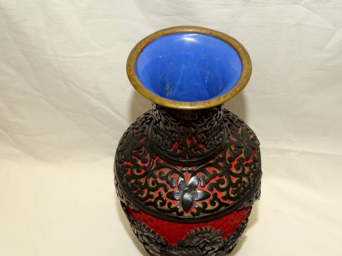 -SUPERBE VASE LAQUE DE CINNABAR LAQUE DE CINABRE ROUGE INTERIEUR EMAIL BLEU   D