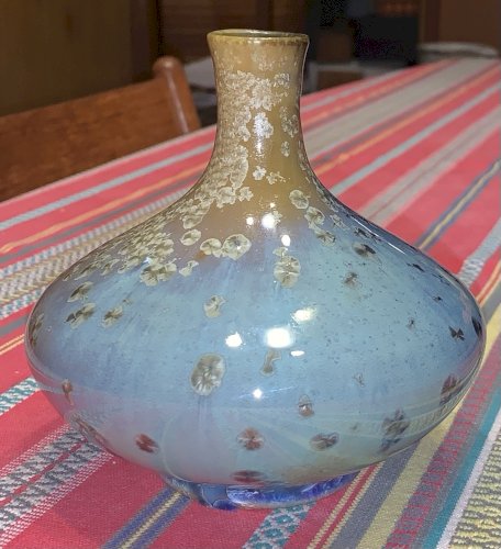 Superbe vase toupie en grès à cristallisations marquage à identifier Vallauris ?