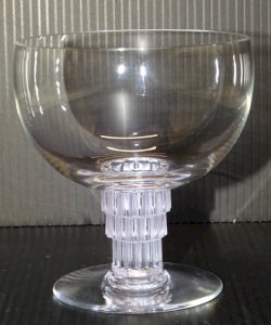 SUPERB CRYSTAL COGNAC GLASS Signed R. LALIQUE DISPLAY COLLECTION D