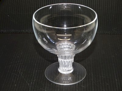 SUPERB CRYSTAL COGNAC GLASS Signed R. LALIQUE DISPLAY COLLECTION D