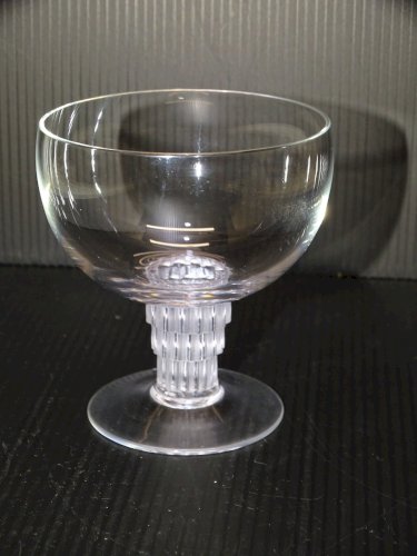 -SUPERBE VERRE A COGNAC CRISTAL Signé R. LALIQUE COLLECTION VITRINE    D