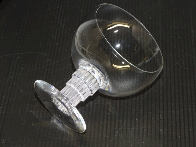 -SUPERBE VERRE A COGNAC CRISTAL Signé R. LALIQUE COLLECTION VITRINE    D