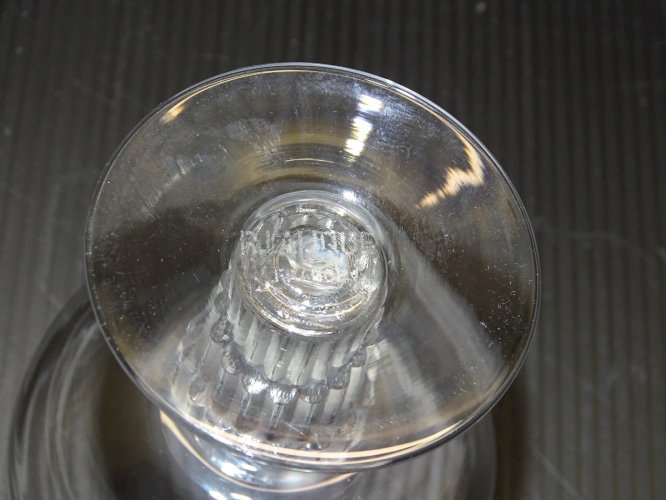 -SUPERBE VERRE A COGNAC CRISTAL Signé R. LALIQUE COLLECTION VITRINE    D