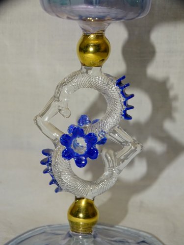 -SUPERBE VERRE A PIED VERRE DE VENISE JOLI PIED TRAVAILLE COLLECTION VITRINE   D