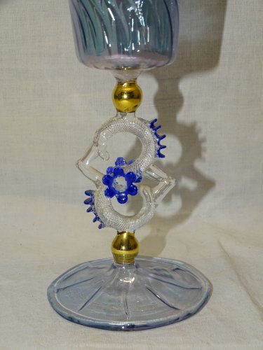 -SUPERBE VERRE A PIED VERRE DE VENISE JOLI PIED TRAVAILLE COLLECTION VITRINE   D