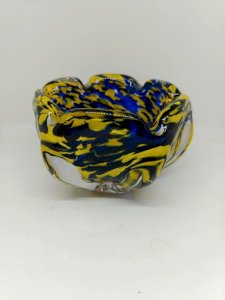 superbe vide poche/cendrier  en verre de boheme en bon etat