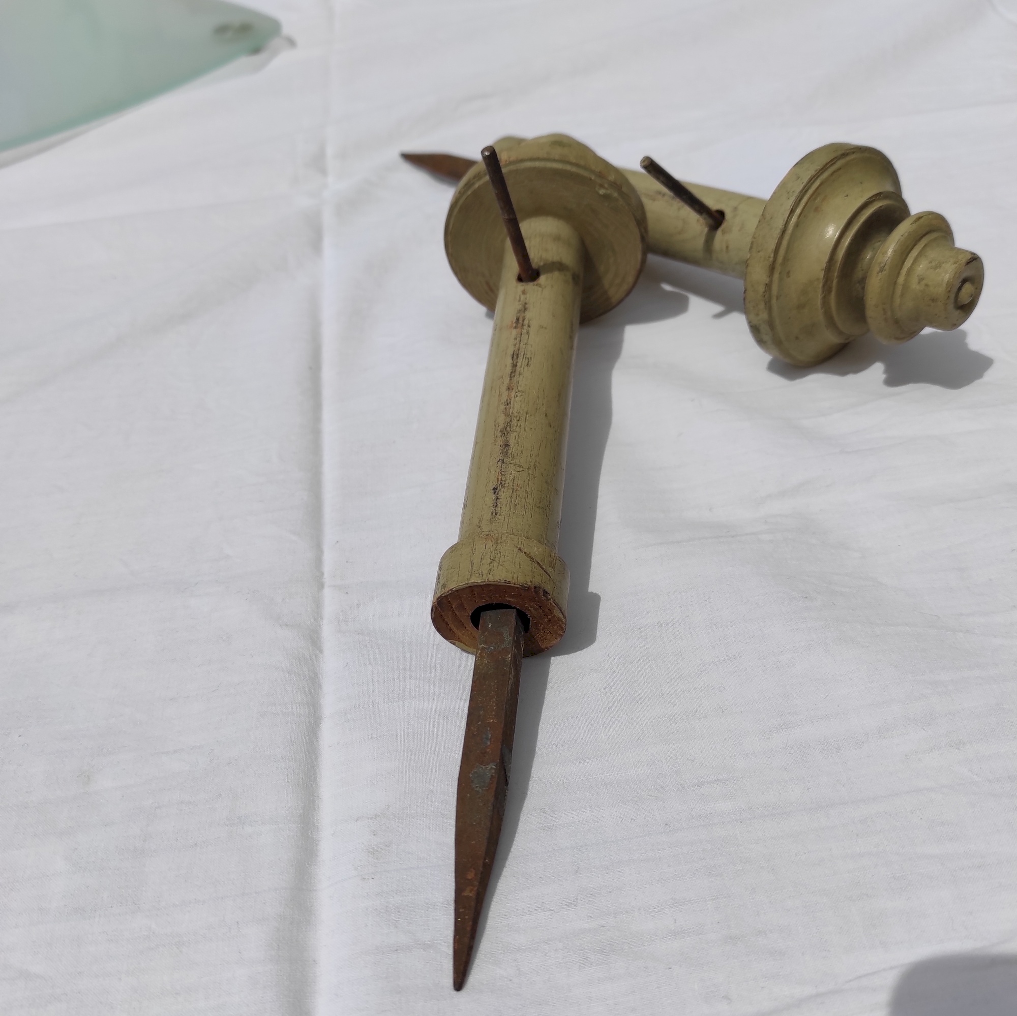 Tringles houles acier brillant et embout en bois | Tapissier à Paris 6