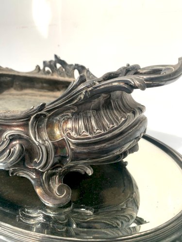 Surtout de table et son plateau de style Louis XV en métal argenté XIX siècle