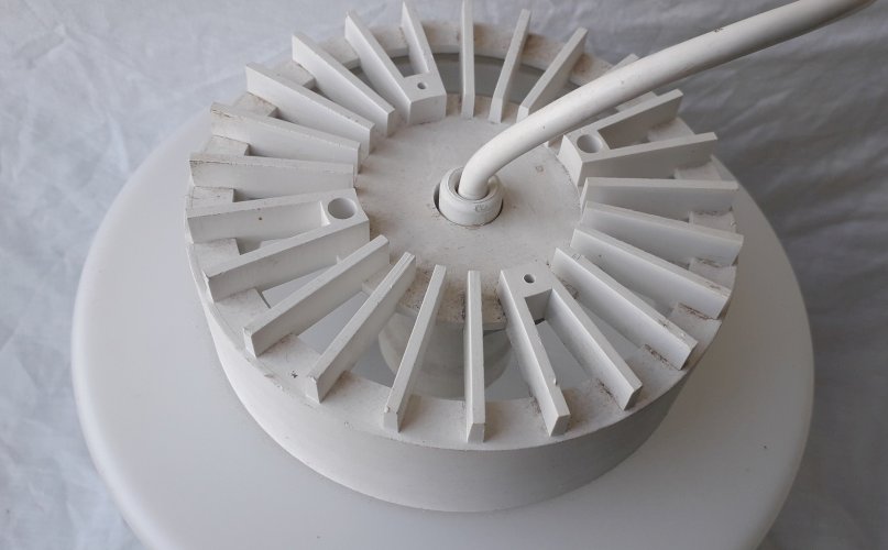 Suspension blanche en opaline Lita