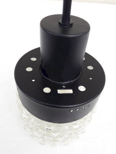 Suspension en métal et verre