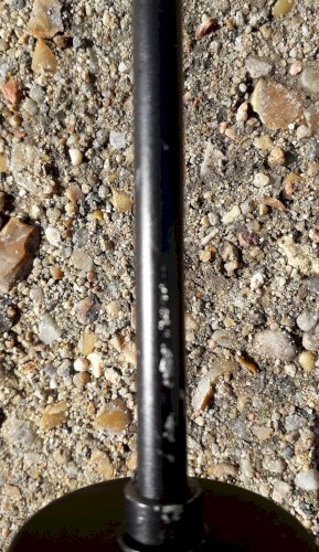 Suspension en métal et verre